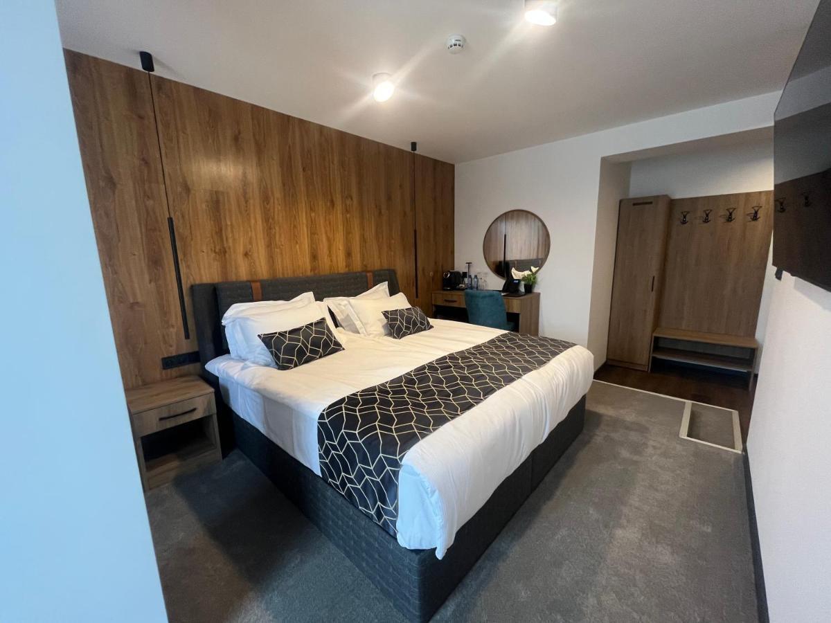 Hotel Niks Sevlievo Bagian luar foto