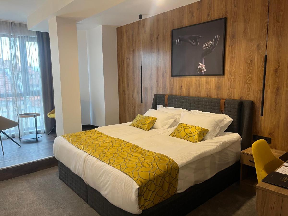Hotel Niks Sevlievo Bagian luar foto