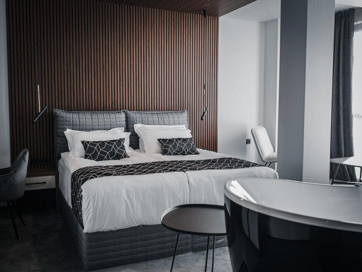 Hotel Niks Sevlievo Bagian luar foto