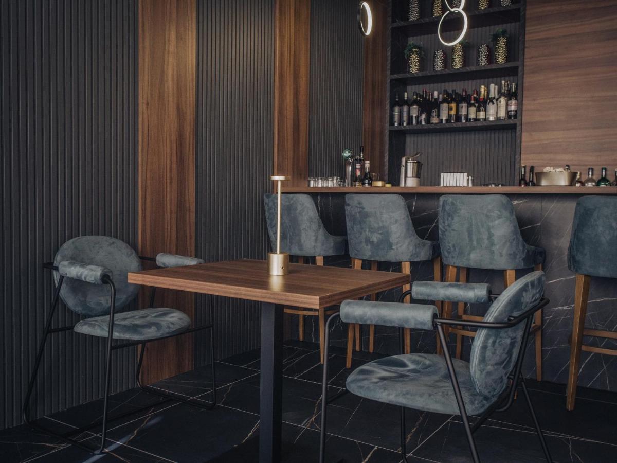 Hotel Niks Sevlievo Bagian luar foto